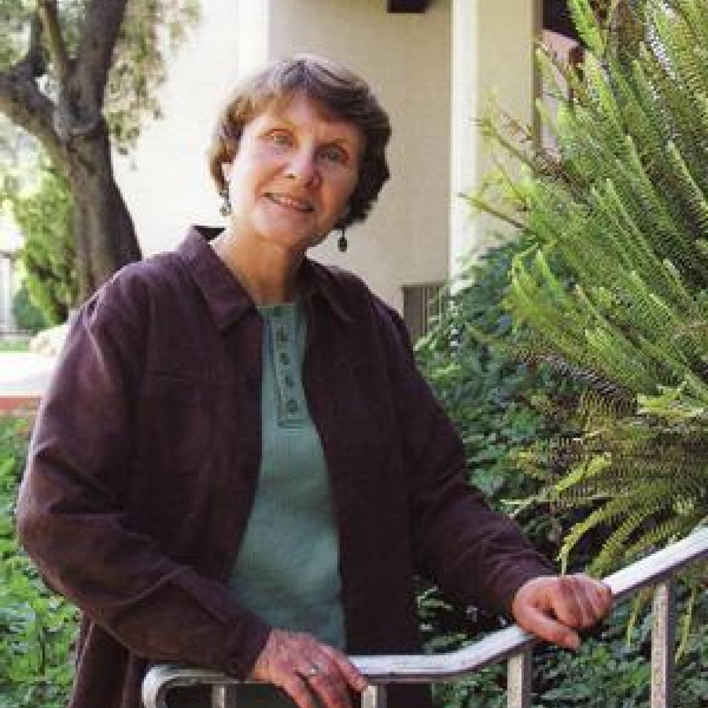 Profile photo of 卡拉C. Bossard, Emeritus